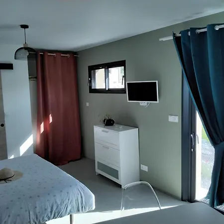Holiday home Parking Et Jardin Prives Proche Riviere ,voie Verte, Marche