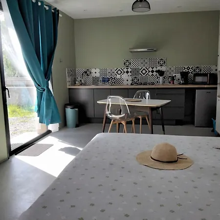 Parking Et Jardin Prives Proche Riviere ,voie Verte, Marche Holiday home